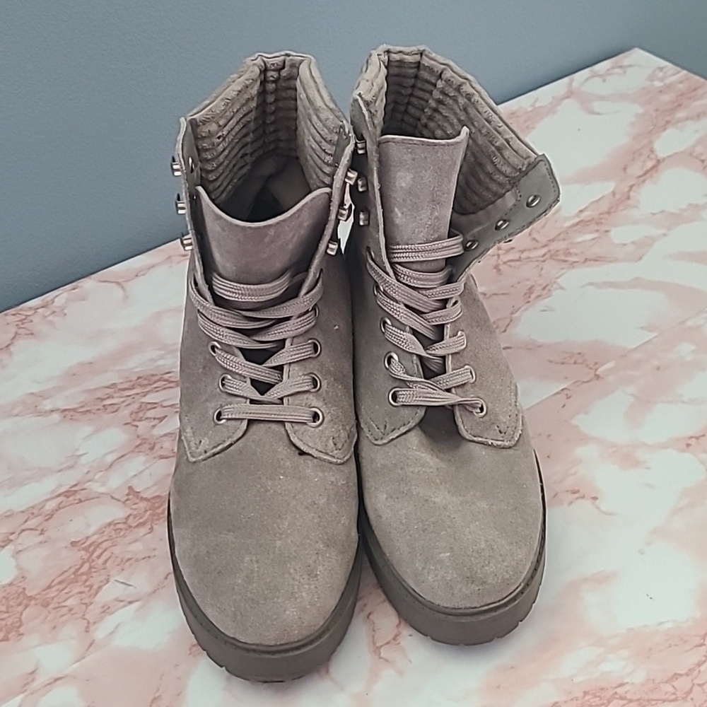 EUC Splendid Sloane Gray Suede Lace Up Ankle Boot Sz 8M - Picture 2 of 9